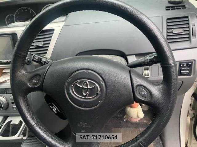 Toyota VOXY 2005-11 8884585-12