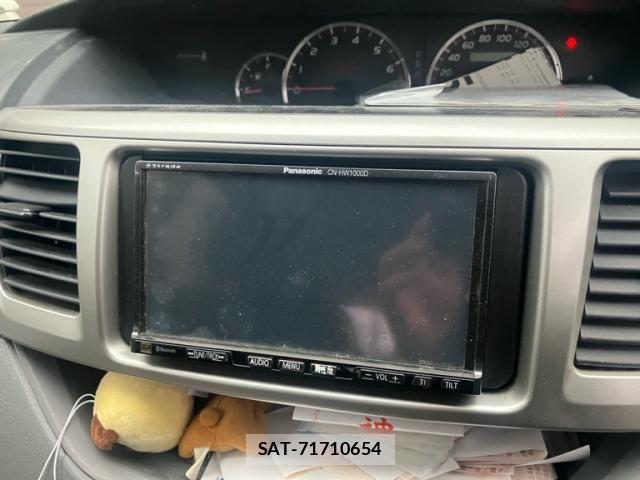 Toyota VOXY 2005-11 8884585-13