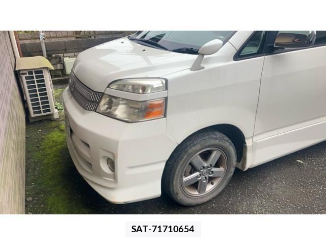 Toyota VOXY 2005-11 8884585-15