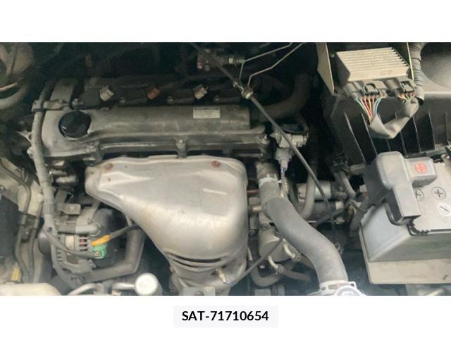 Toyota VOXY 2005-11 8884585-16