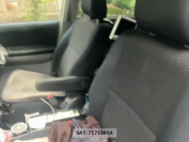 Toyota VOXY 2005-11 8884585-7
