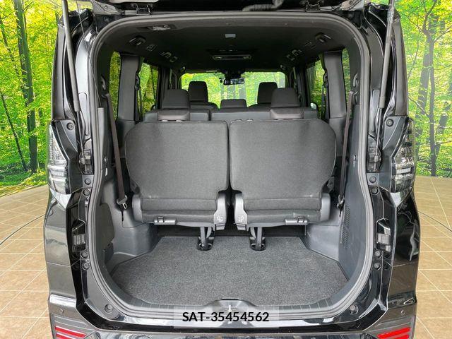 Toyota VOXY 2022-09 8884571-10