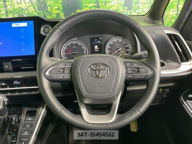 Toyota VOXY 2022-09 8884571-11
