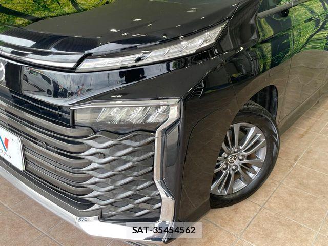 Toyota VOXY 2022-09 8884571-12