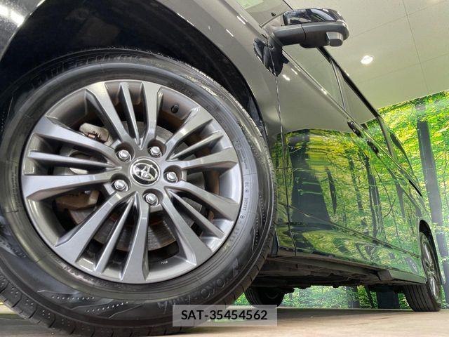 Toyota VOXY 2022-09 8884571-13