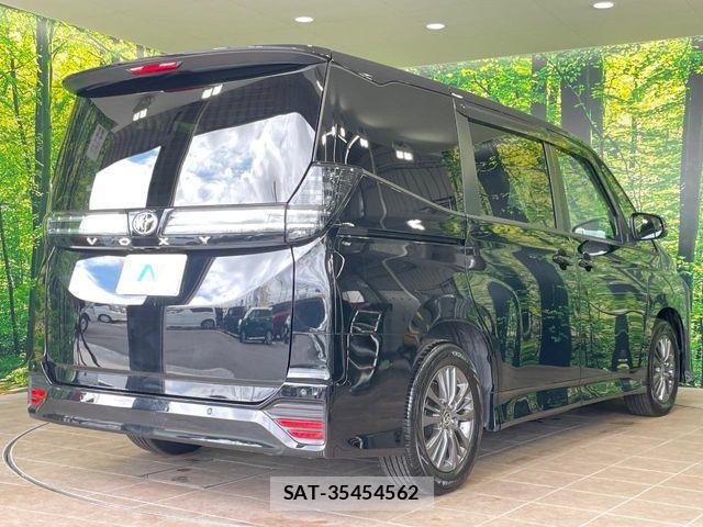 Toyota VOXY 2022-09 8884571-17