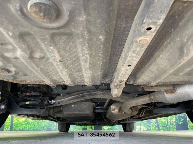 Toyota VOXY 2022-09 8884571-19