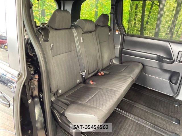 Toyota VOXY 2022-09 8884571-8