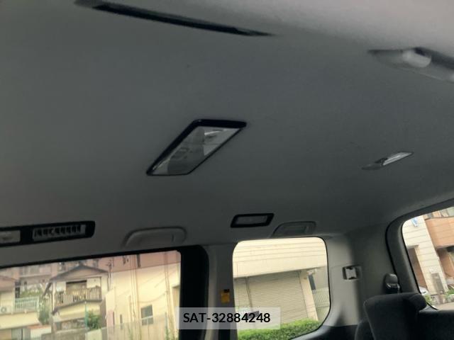 Toyota VOXY 2008-03 8884583-12