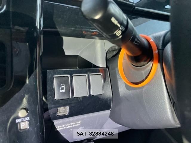 Toyota VOXY 2008-03 8884583-18
