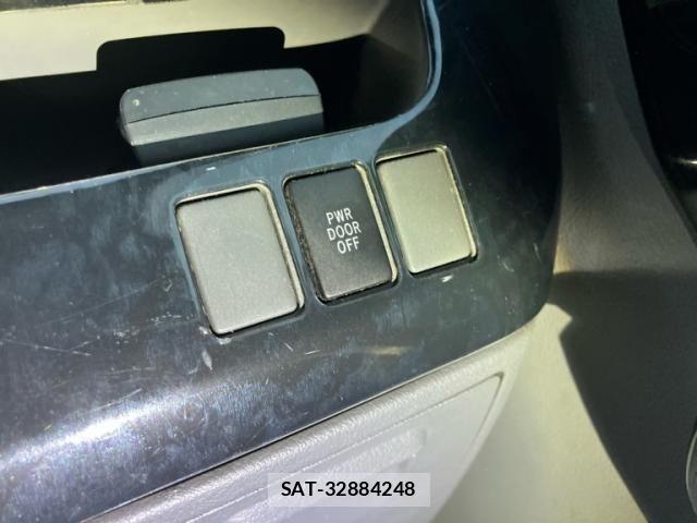 Toyota VOXY 2008-03 8884583-19