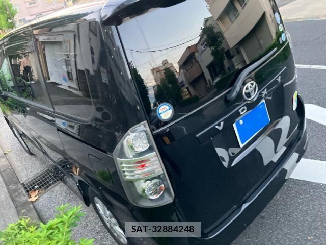 Toyota VOXY 2008-03 8884583-4