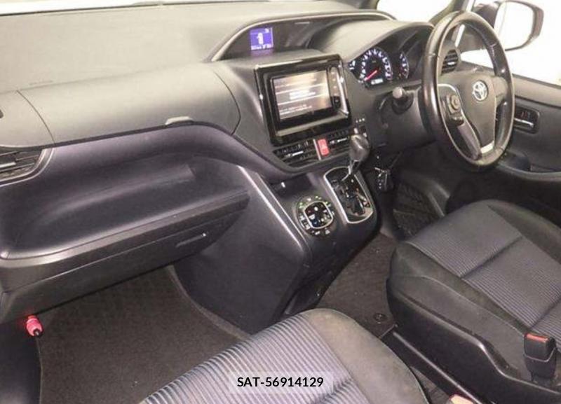 Toyota VOXY 2015-09 8914852-7