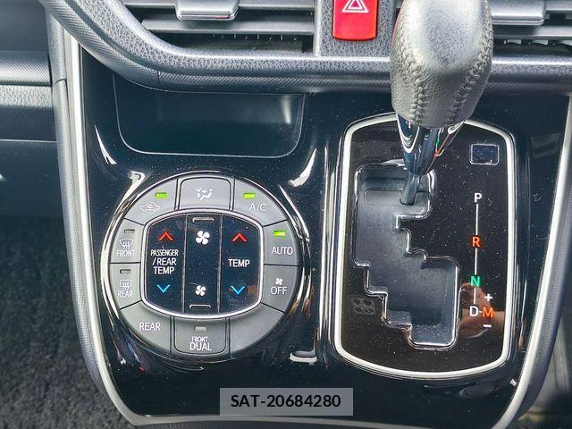 Toyota VOXY 2020-08 1226252-15