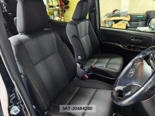 Toyota VOXY 2020-08 1226252-3