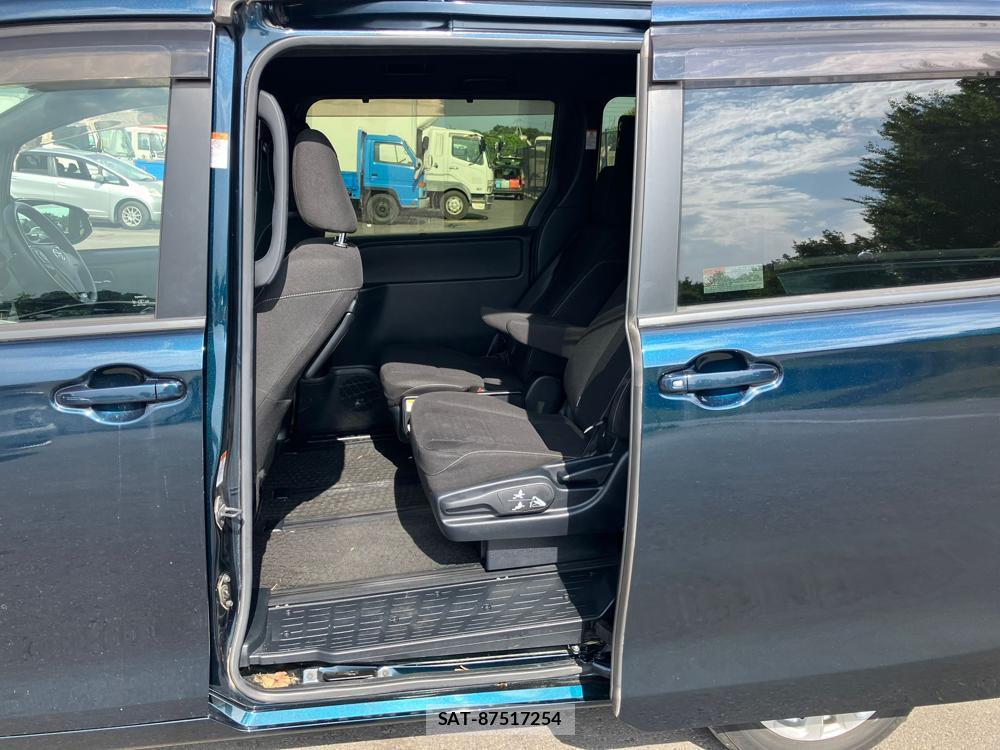 Toyota VOXY 2018 1252845-11