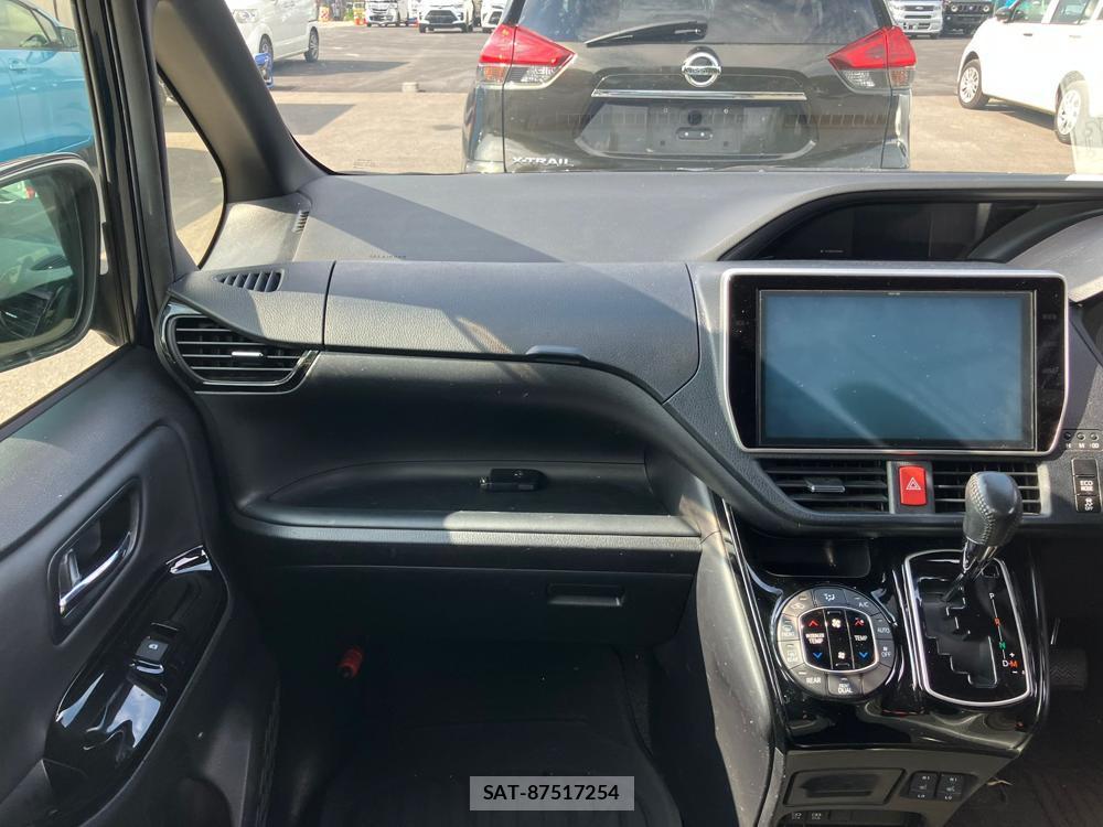 Toyota VOXY 2018 1252845-17