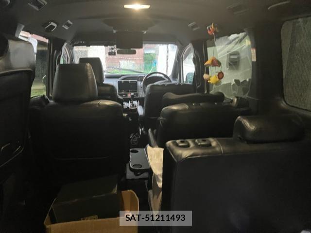 Toyota VOXY 2021-07 1333934-12