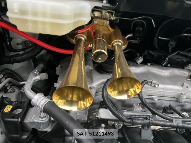 Toyota VOXY 2021-07 1333934-15