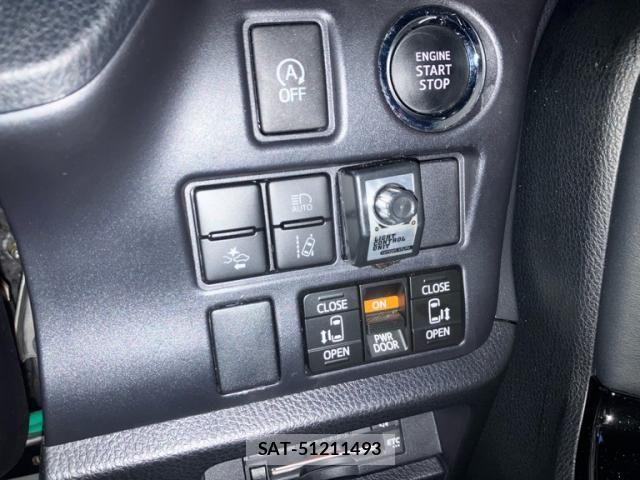 Toyota VOXY 2021-07 1333934-17
