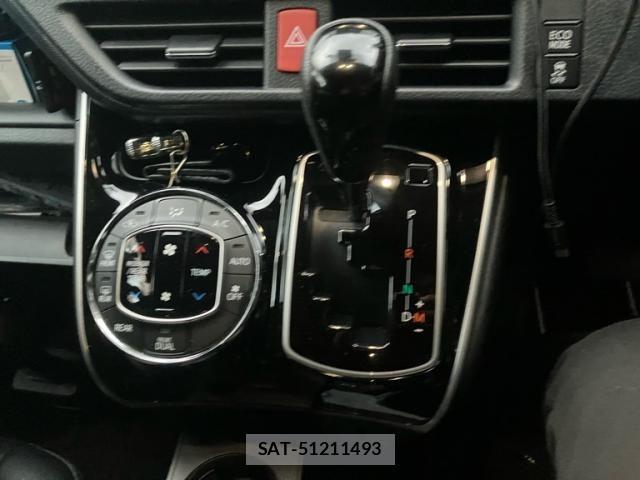 Toyota VOXY 2021-07 1333934-19