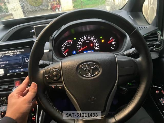 Toyota VOXY 2021-07 1333934-23