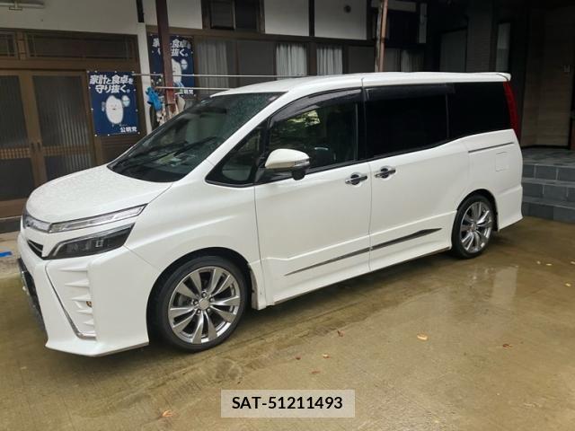 Toyota VOXY 2021-07 1333934-2