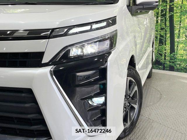 Toyota VOXY 2017-10 1555334-11
