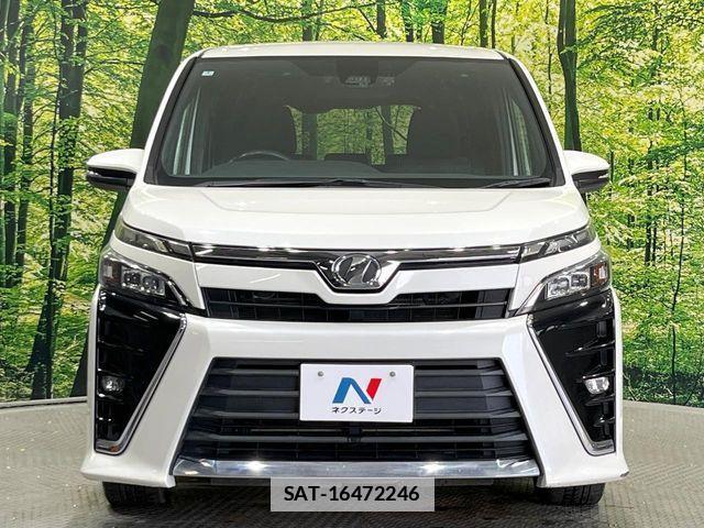 Toyota VOXY 2017-10 1555334-13