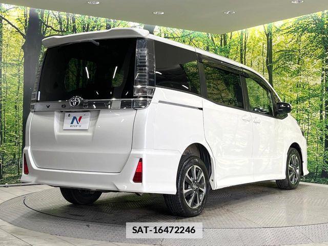Toyota VOXY 2017-10 1555334-16