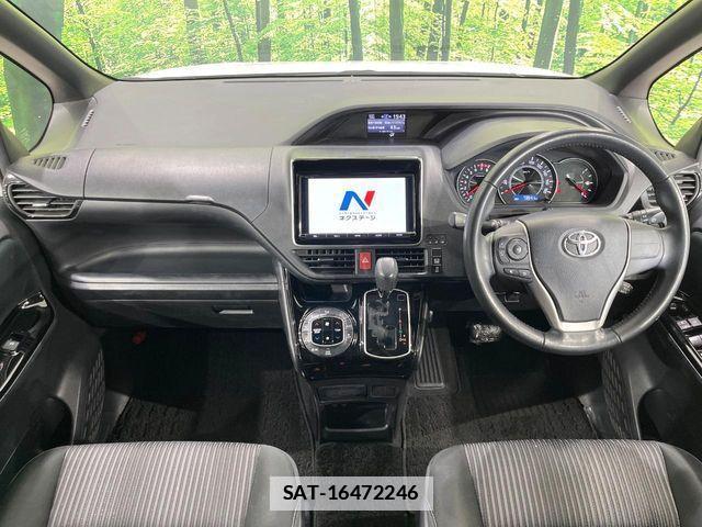 Toyota VOXY 2017-10 1555334-1