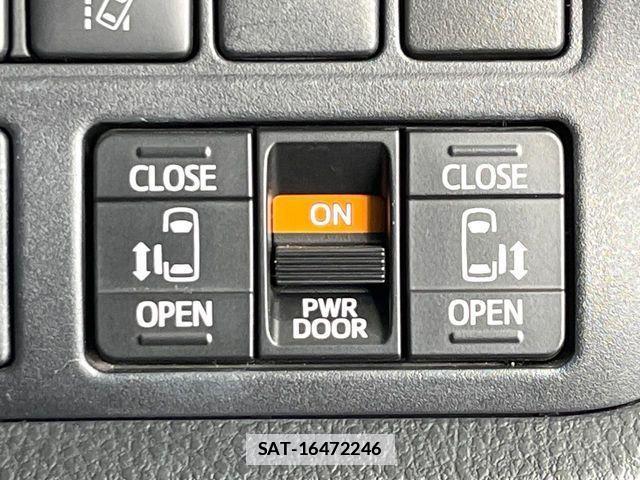 Toyota VOXY 2017-10 1555334-6