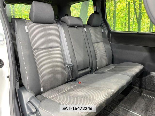Toyota VOXY 2017-10 1555334-8