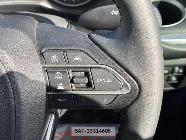 Toyota VOXY 2022-10 1555330-17