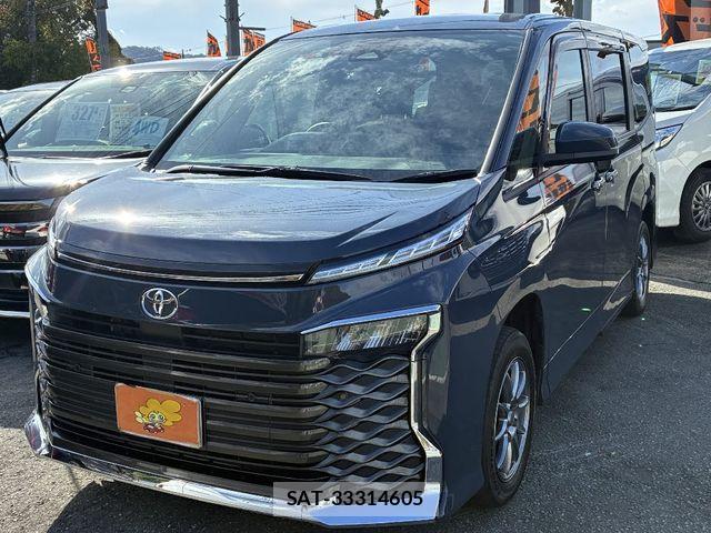Toyota VOXY 2022-10 1555330-1