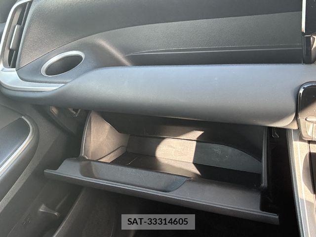 Toyota VOXY 2022-10 1555330-19