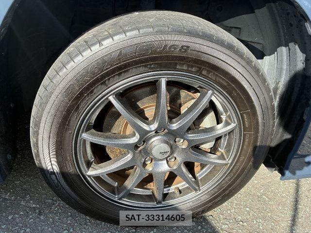 Toyota VOXY 2022-10 1555330-22