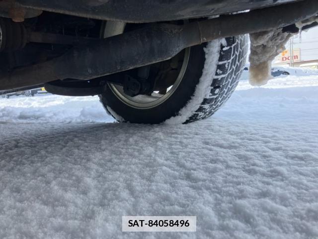 Toyota VOXY 2015-08 3391065-10