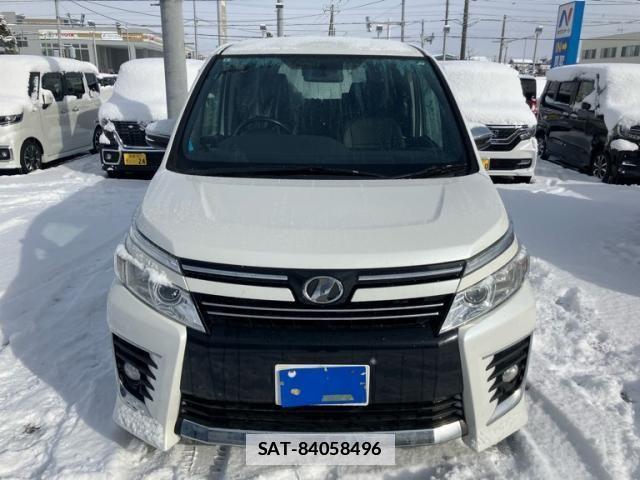 Toyota VOXY 2015-08 3391065-1