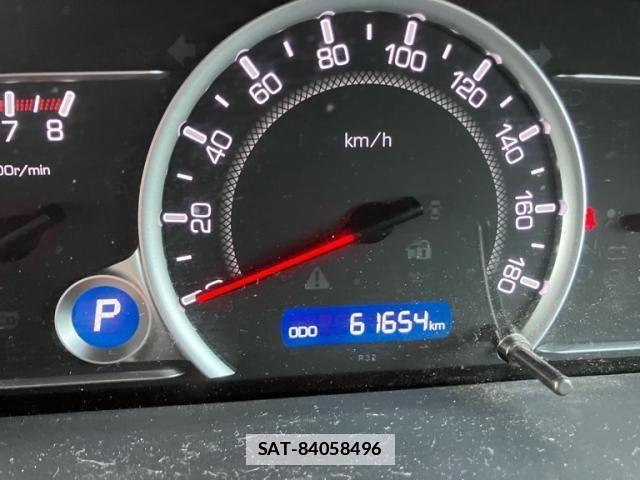 Toyota VOXY 2015-08 3391065-21