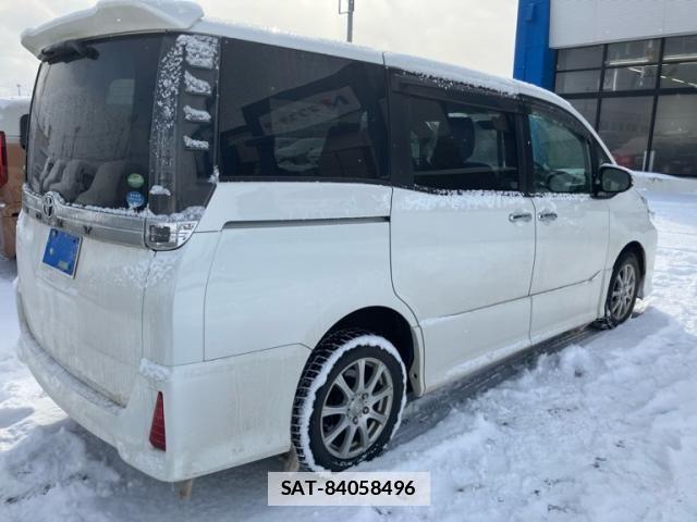 Toyota VOXY 2015-08 3391065-3