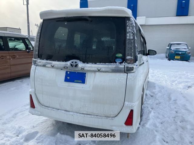 Toyota VOXY 2015-08 3391065-4
