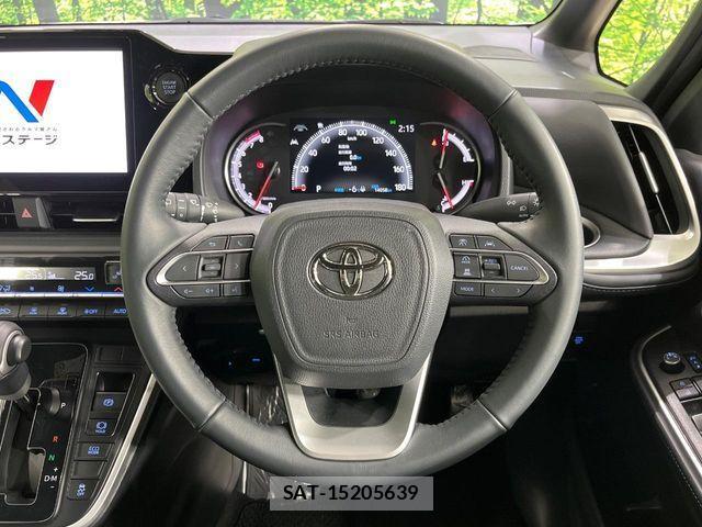 Toyota VOXY 2025-04 3391046-10