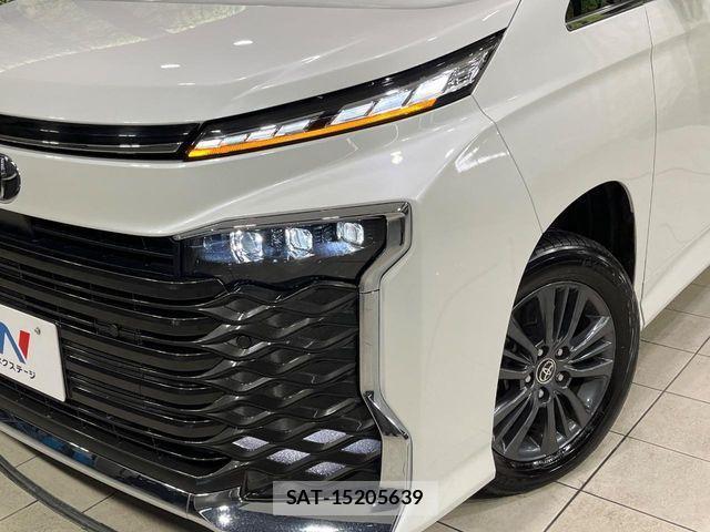 Toyota VOXY 2025-04 3391046-12