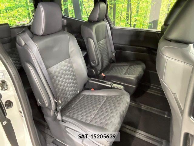 Toyota VOXY 2025-04 3391046-8