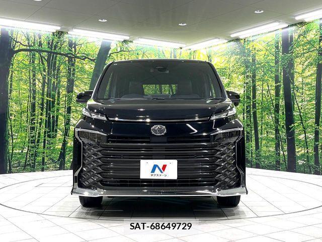 Toyota VOXY 2024-06 3779755-14