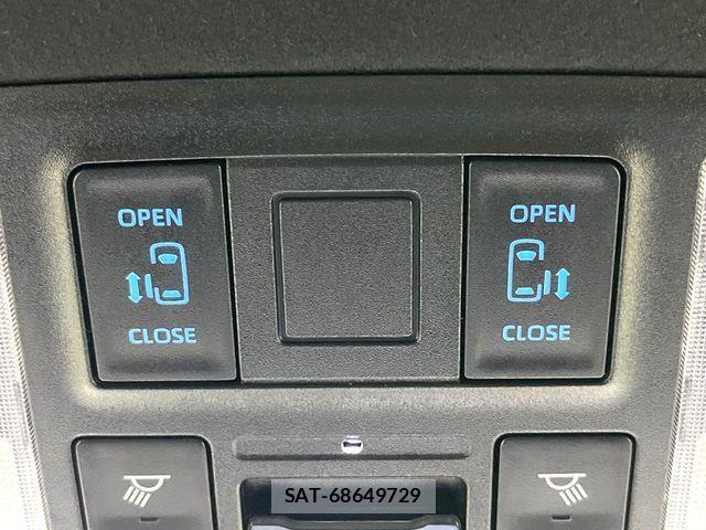 Toyota VOXY 2024-06 3779755-2