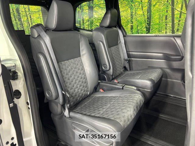 Toyota VOXY 2025-04 4051564-11