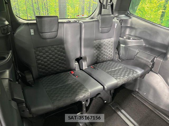 Toyota VOXY 2025-04 4051564-12