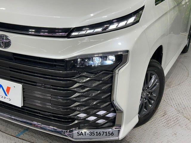 Toyota VOXY 2025-04 4051564-13